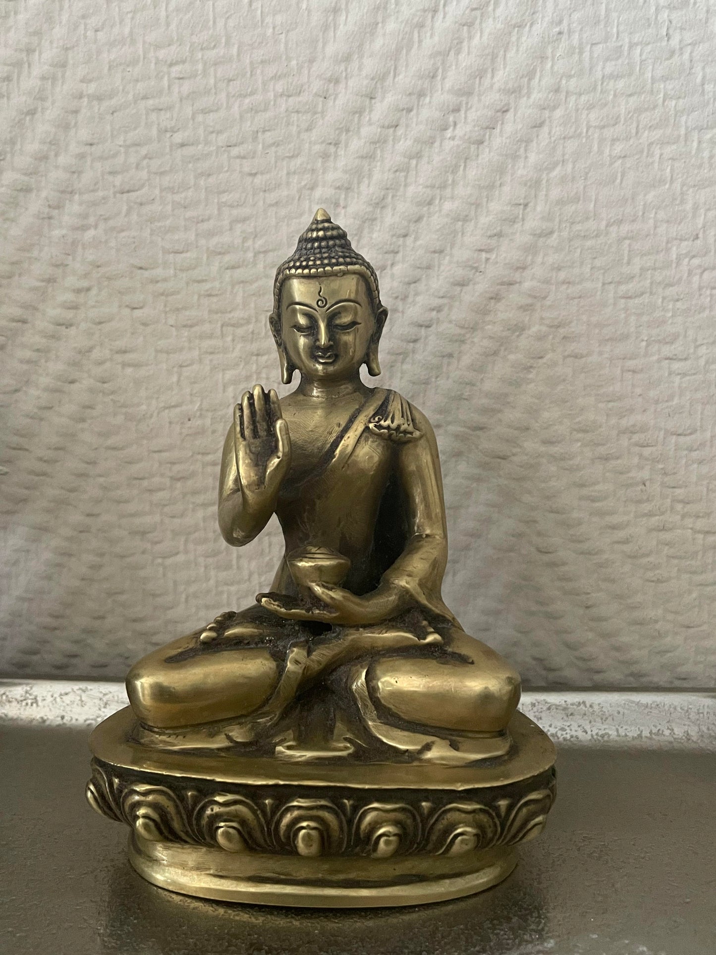Antique finished Enlightened Lord Buddha Statue