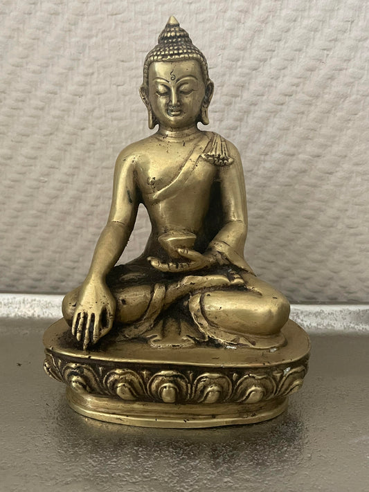 Antique finished Enlightened Lord Buddha Statue
