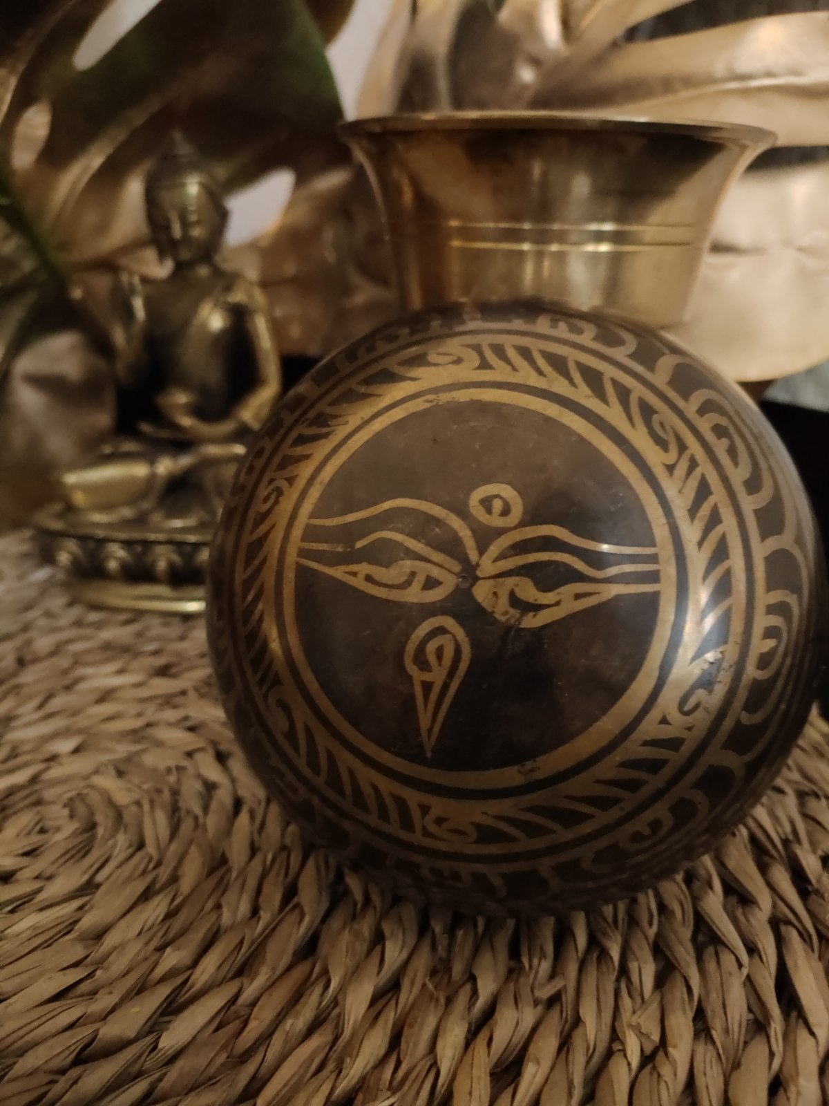 Hand Crafted Singing Bowl With Mantra and Buddha Eye Carving